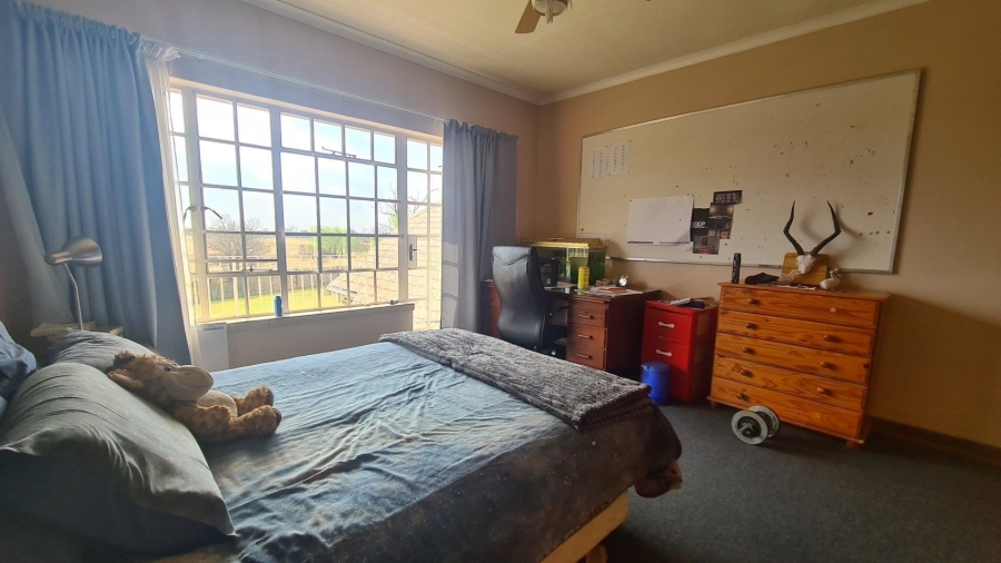 5 Bedroom Property for Sale in Wilgeboom A H North West